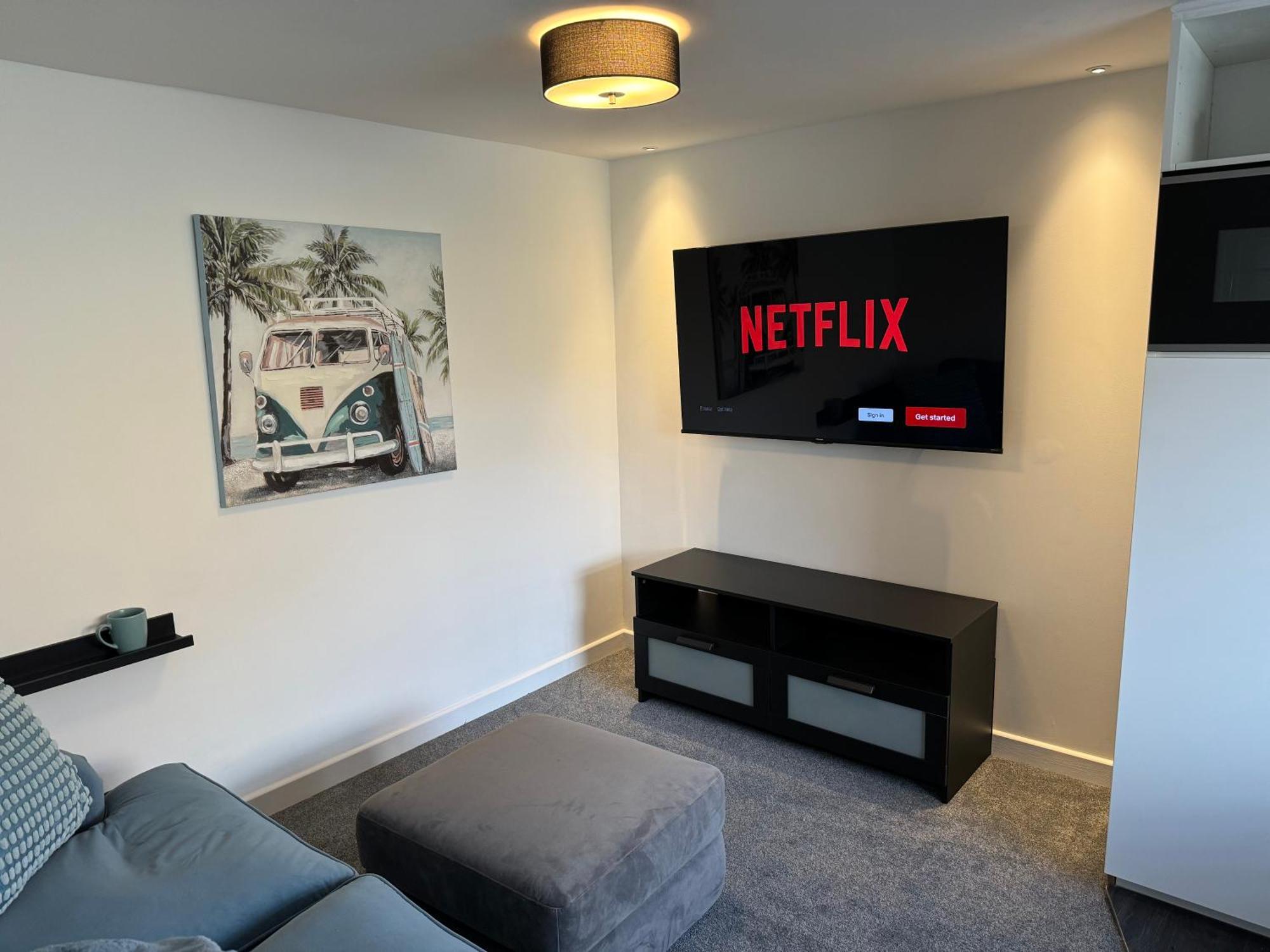 Modern 1 Bed Apartment With Car Parking Bitton Extérieur photo